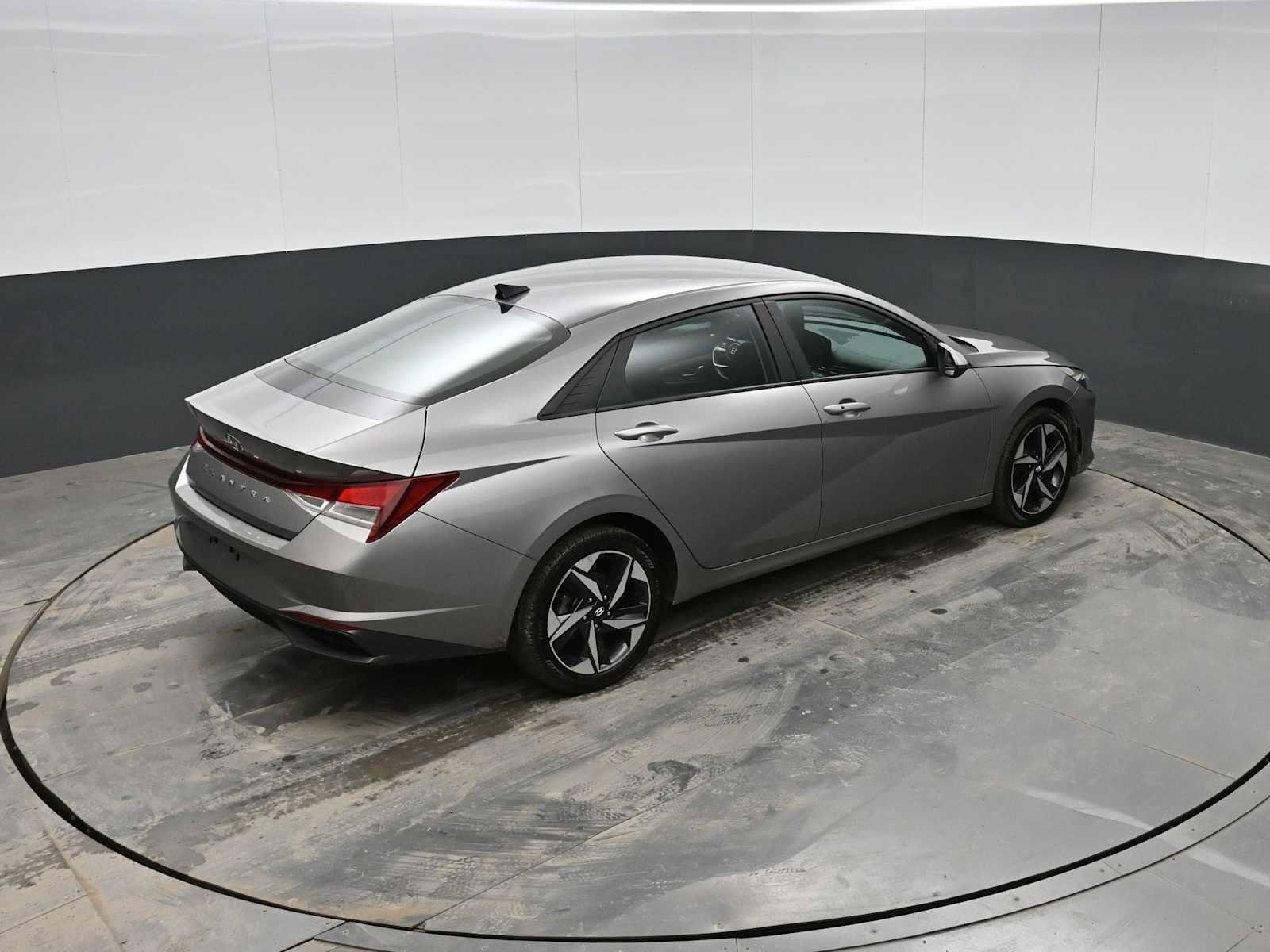 Used 2023 Hyundai Elantra SEL w/ Convenience Package image 28