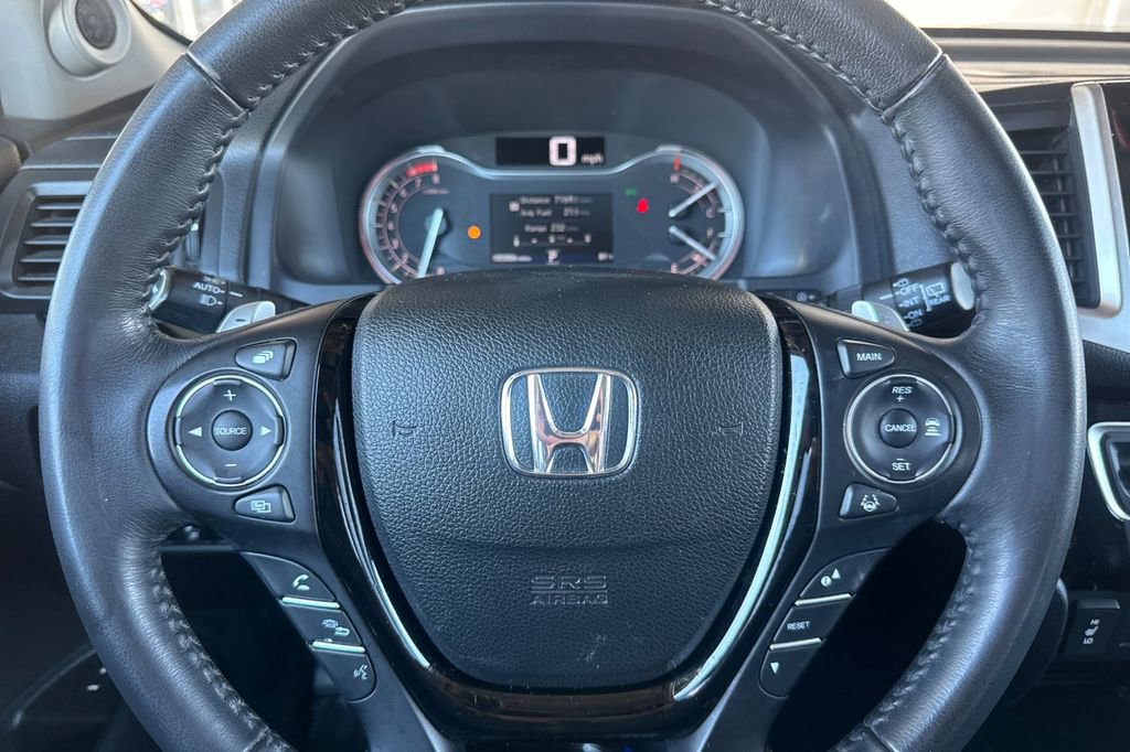 Used 2017 Honda Pilot Touring image 22