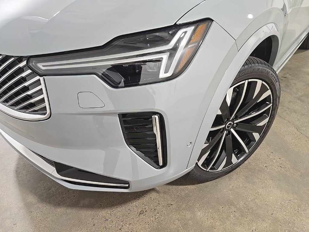New 2026 Volvo XC90 T8 Plus w/ Protection Package Premier image 11