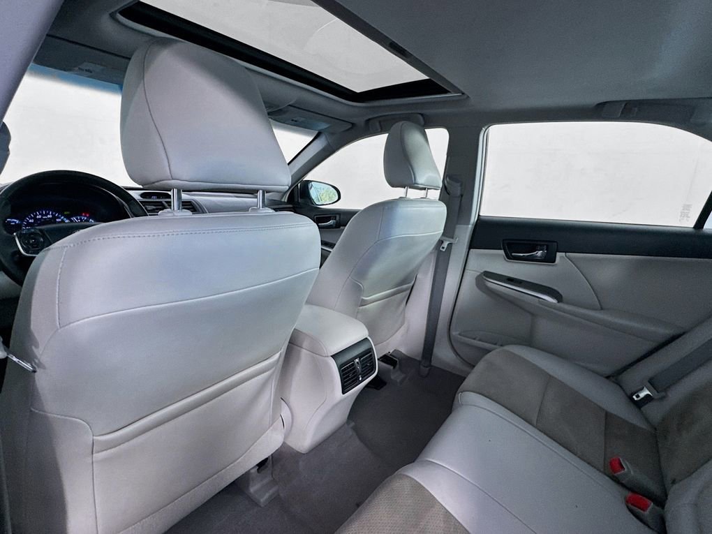 Used 2012 Toyota Camry XLE w/ Leather Pkg image 18