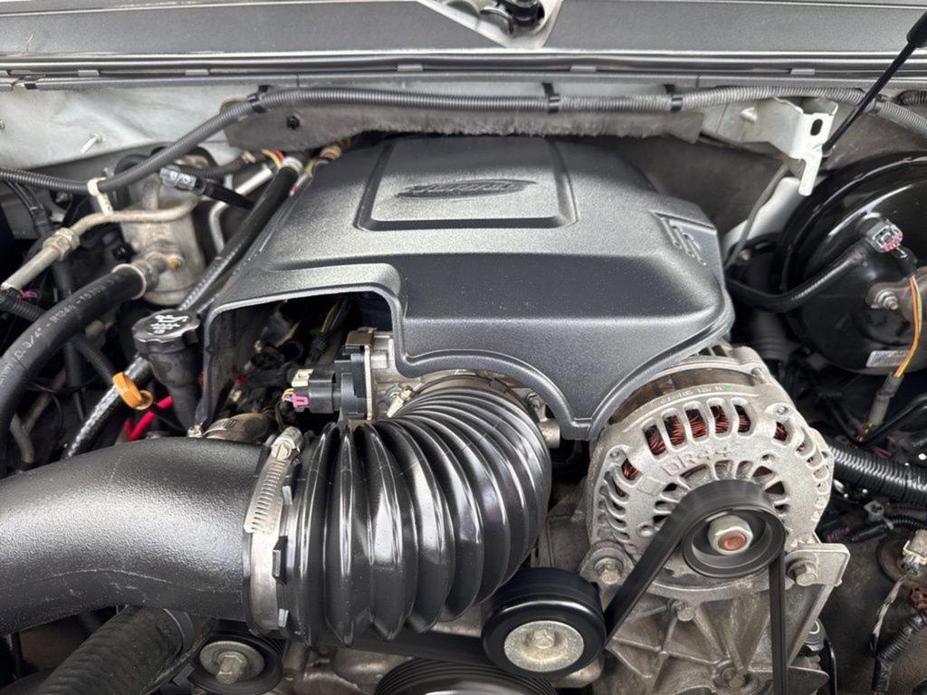 Used 2010 GMC Yukon Denali RWD image 29