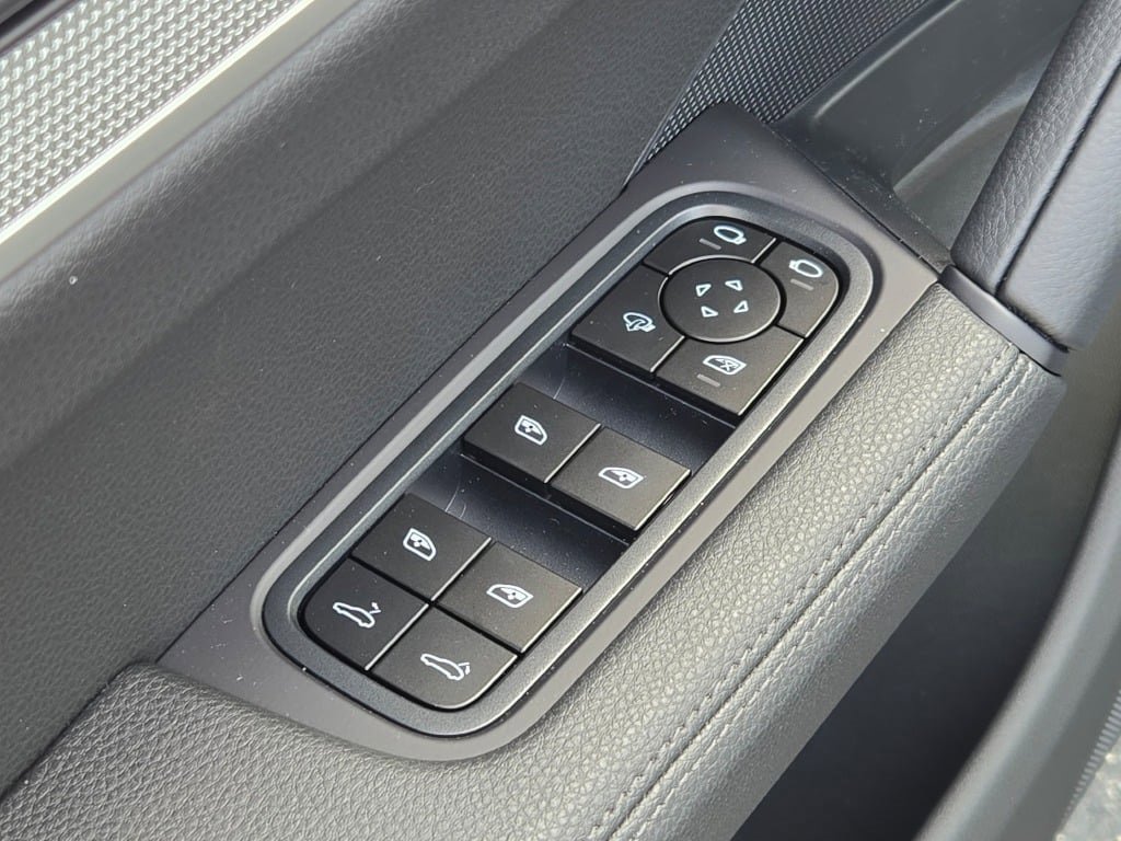 New 2026 Porsche Cayenne S image 19