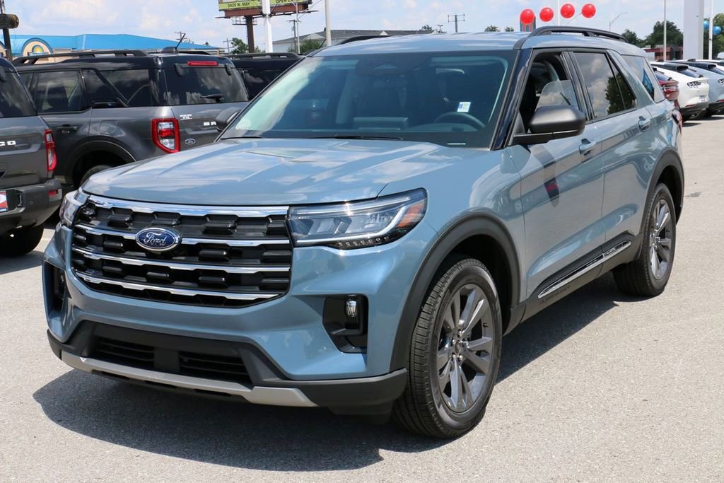 New 2026 Ford Explorer Active AWD/4WD image 2