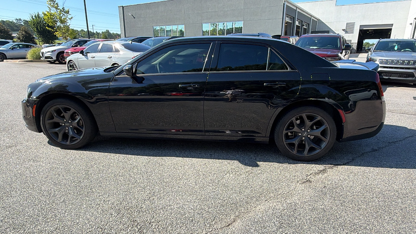 Used 2023 Chrysler 300 Touring w/ Sport Appearance Package RWD image 11