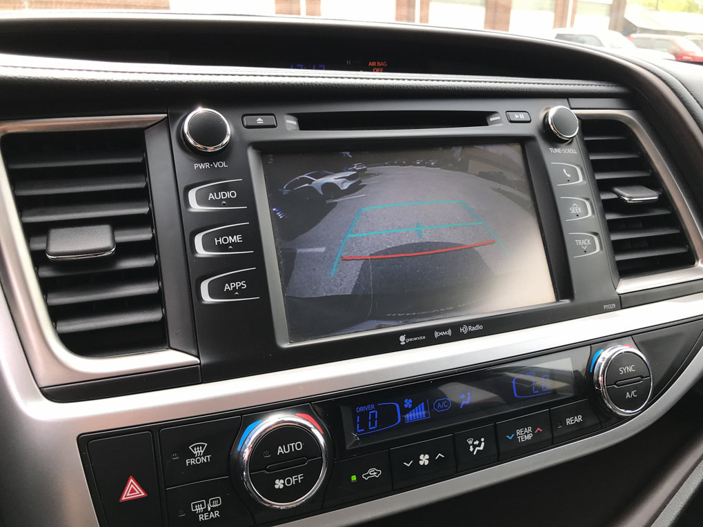 Used 2017 Toyota Highlander Plus w/ Carpet Mat Package AWD/4WD image 20