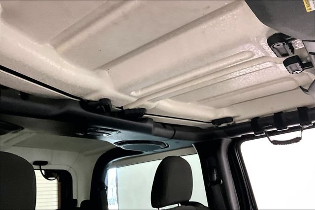 Used 2019 Jeep Wrangler Sport w/ Quick Order Package 23S AWD/4WD image 36