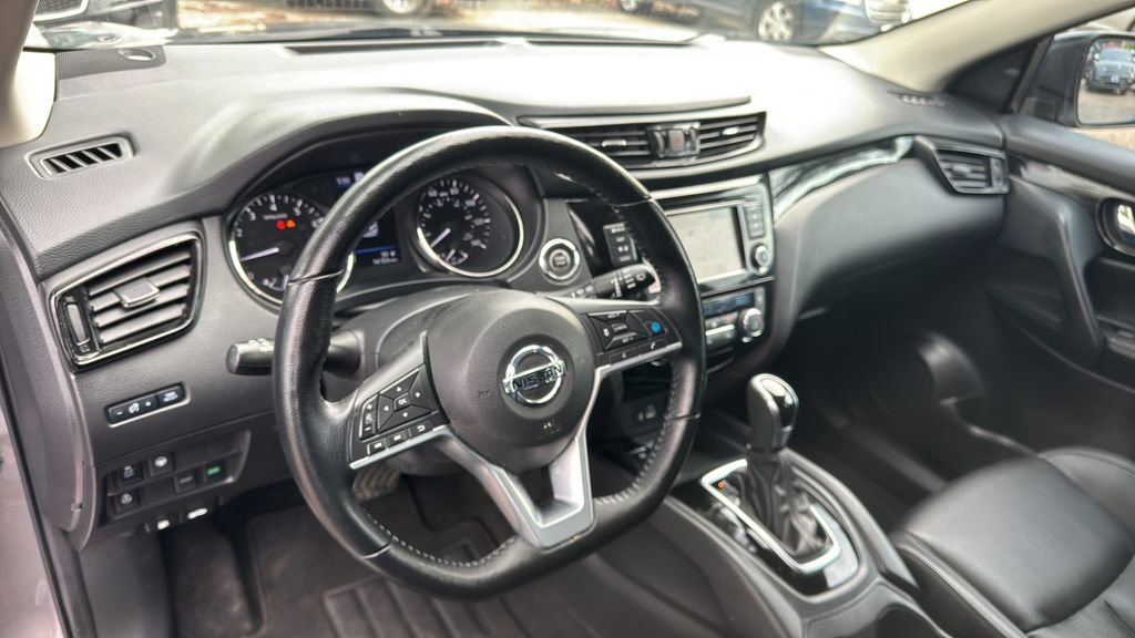 Used 2022 Nissan Rogue Sport SL image 16