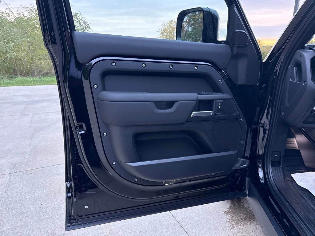 New 2026 Land Rover Defender 110 S image 10