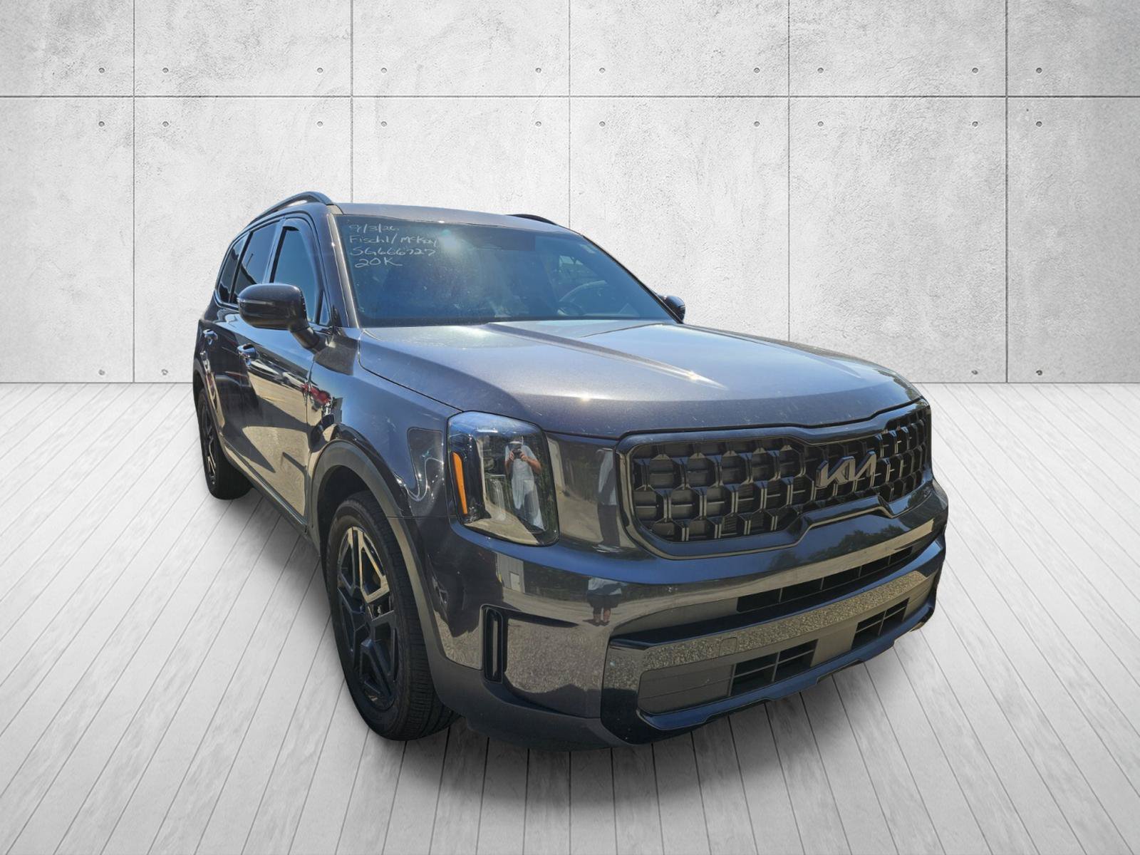Used 2025 Kia Telluride EX X-Line AWD/4WD image 2
