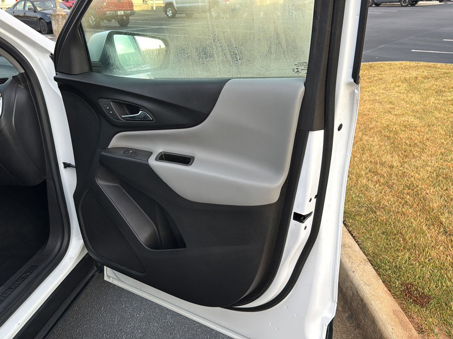 Used 2022 Chevrolet Equinox LT image 12