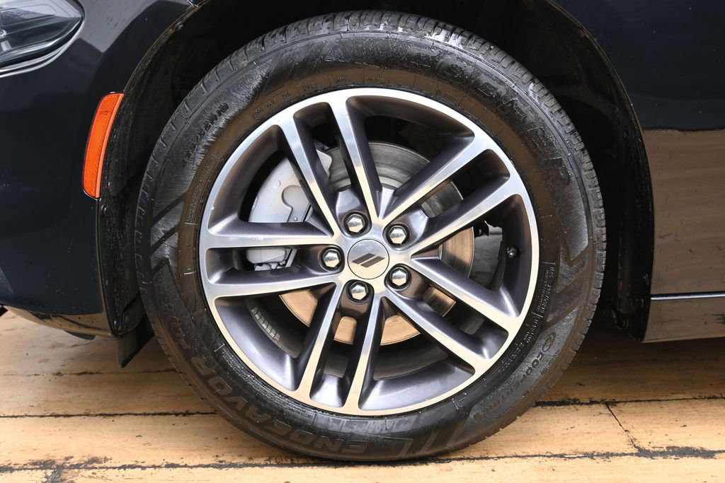 Used 2019 Dodge Charger SXT AWD/4WD image 11