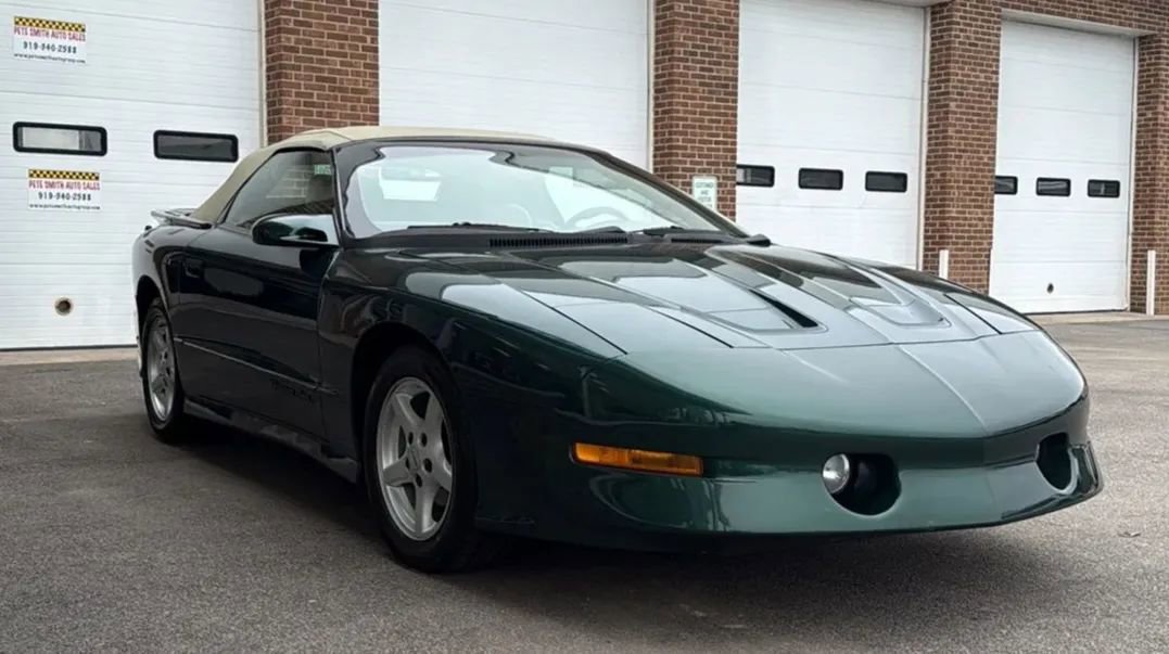 Used 1996 Pontiac Firebird Trans Am image 4