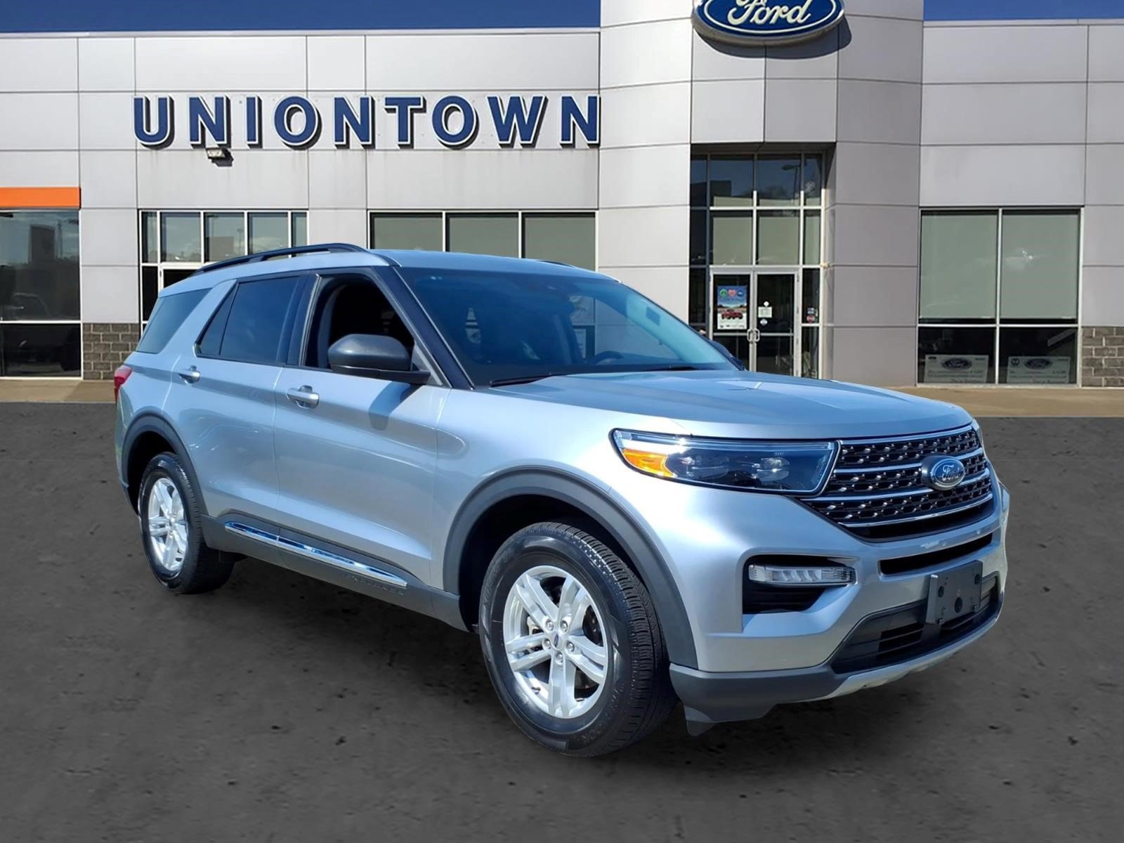 Certified 2023 Ford Explorer XLT w/ Equipment Group 202A