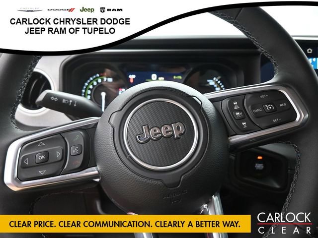 Used 2025 Jeep Wrangler Sahara image 13