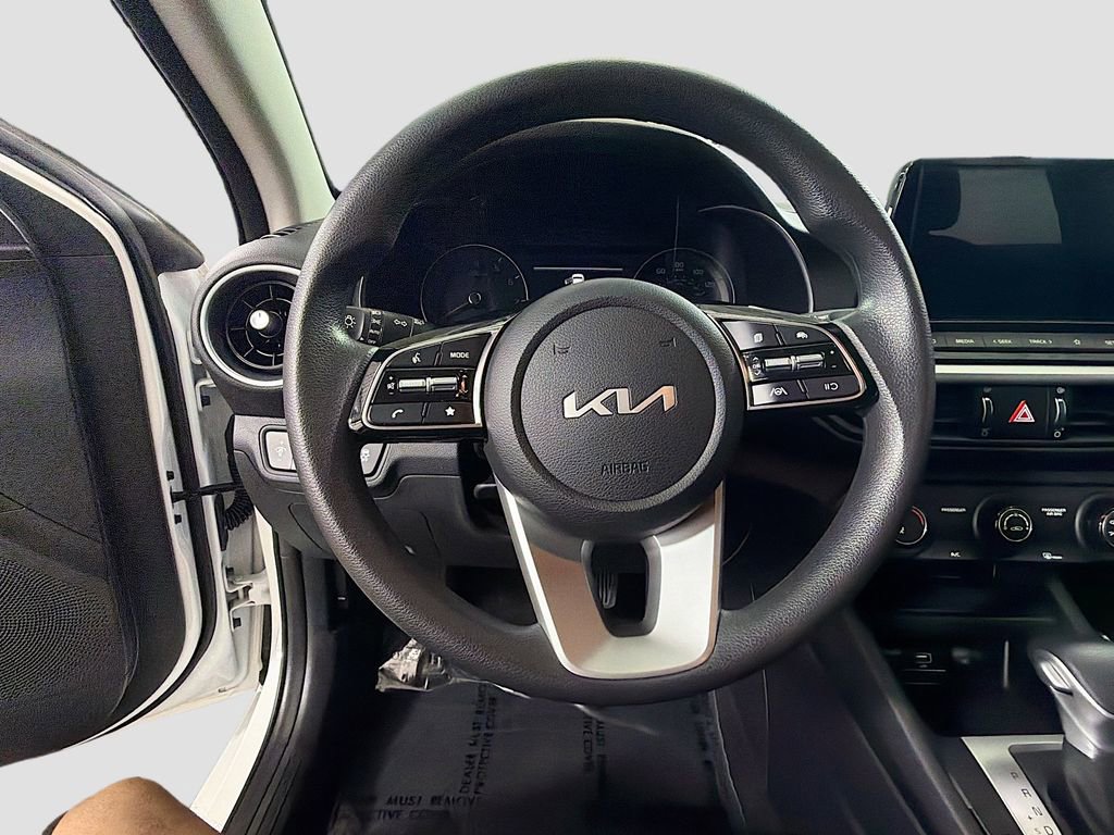 Used 2024 Kia Forte LXS w/ LXS Technology Package FWD image 14
