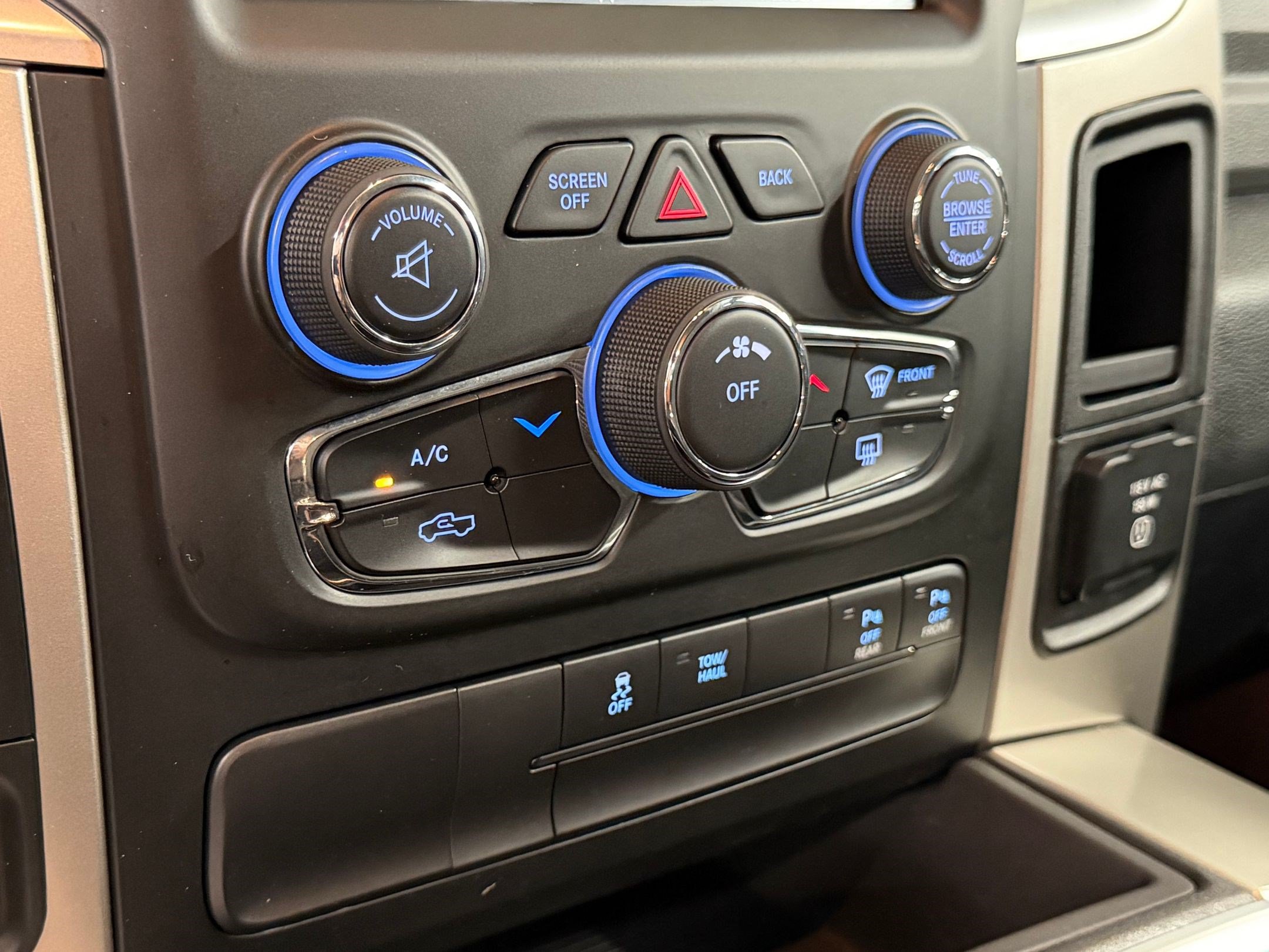 Used 2016 RAM 1500 Big Horn RWD image 18