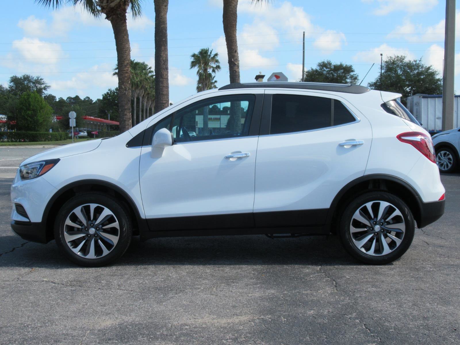 Used 2022 Buick Encore Preferred w/ Safety Package AWD/4WD image 2