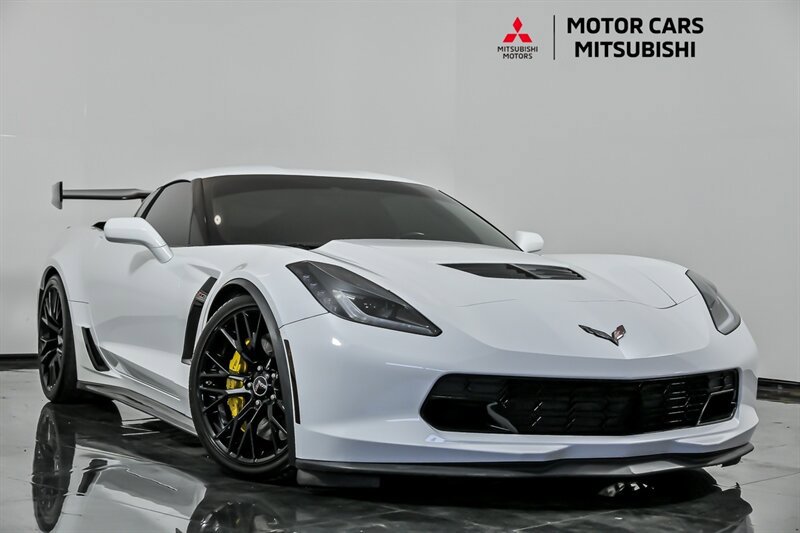 Used 2015 Chevrolet Corvette Z06 image 1
