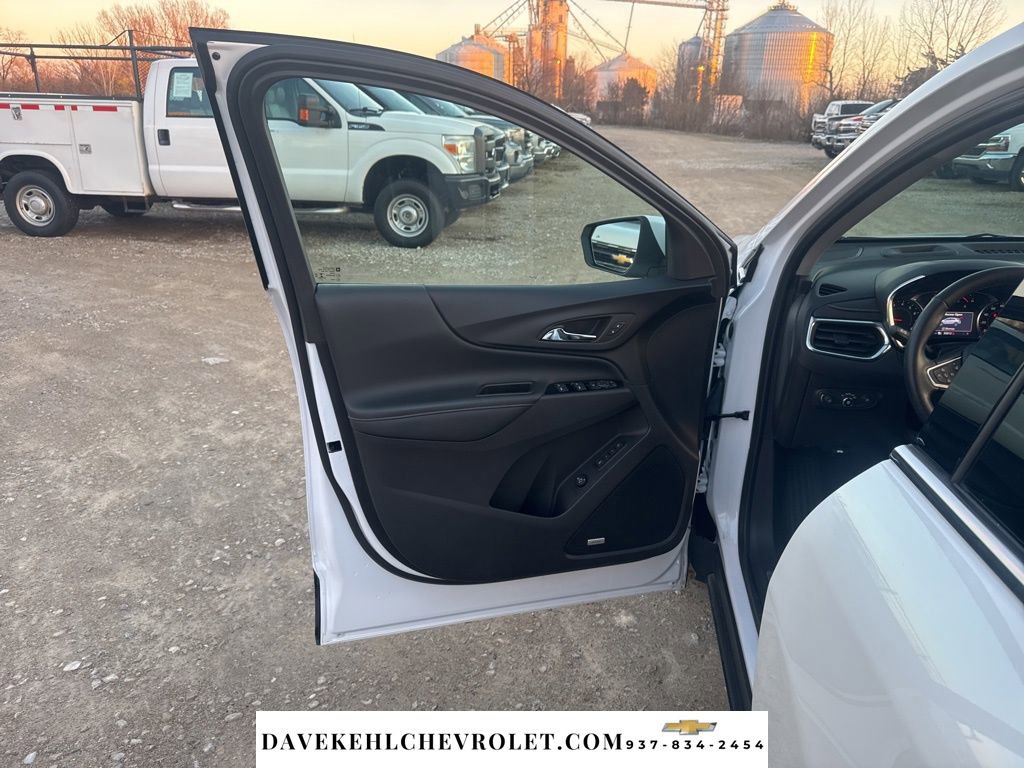 Used 2023 Chevrolet Equinox Premier image 17