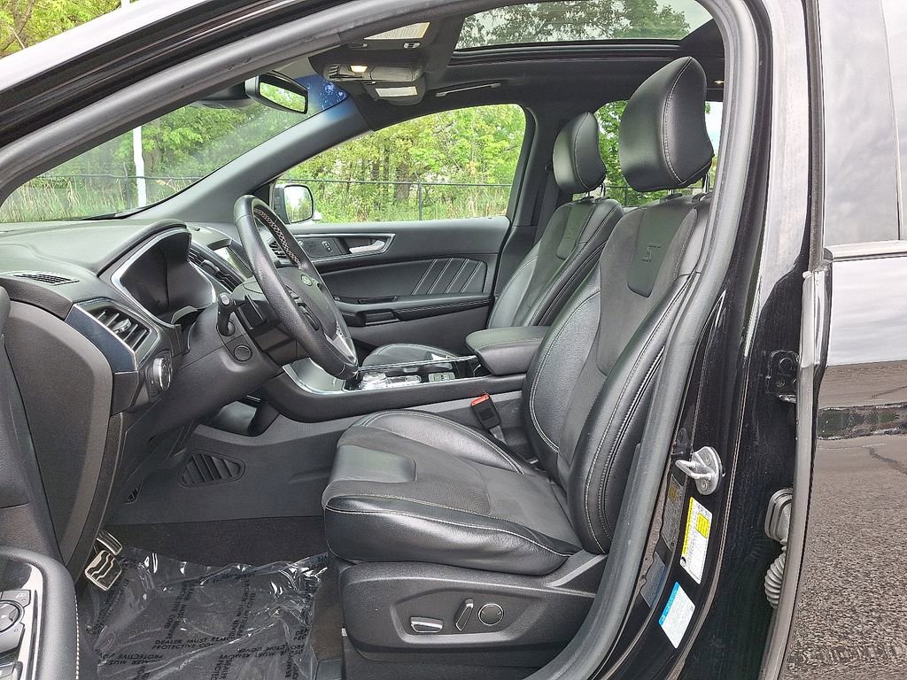 Used 2019 Ford Edge ST w/ Equipment Group 401A AWD/4WD image 14