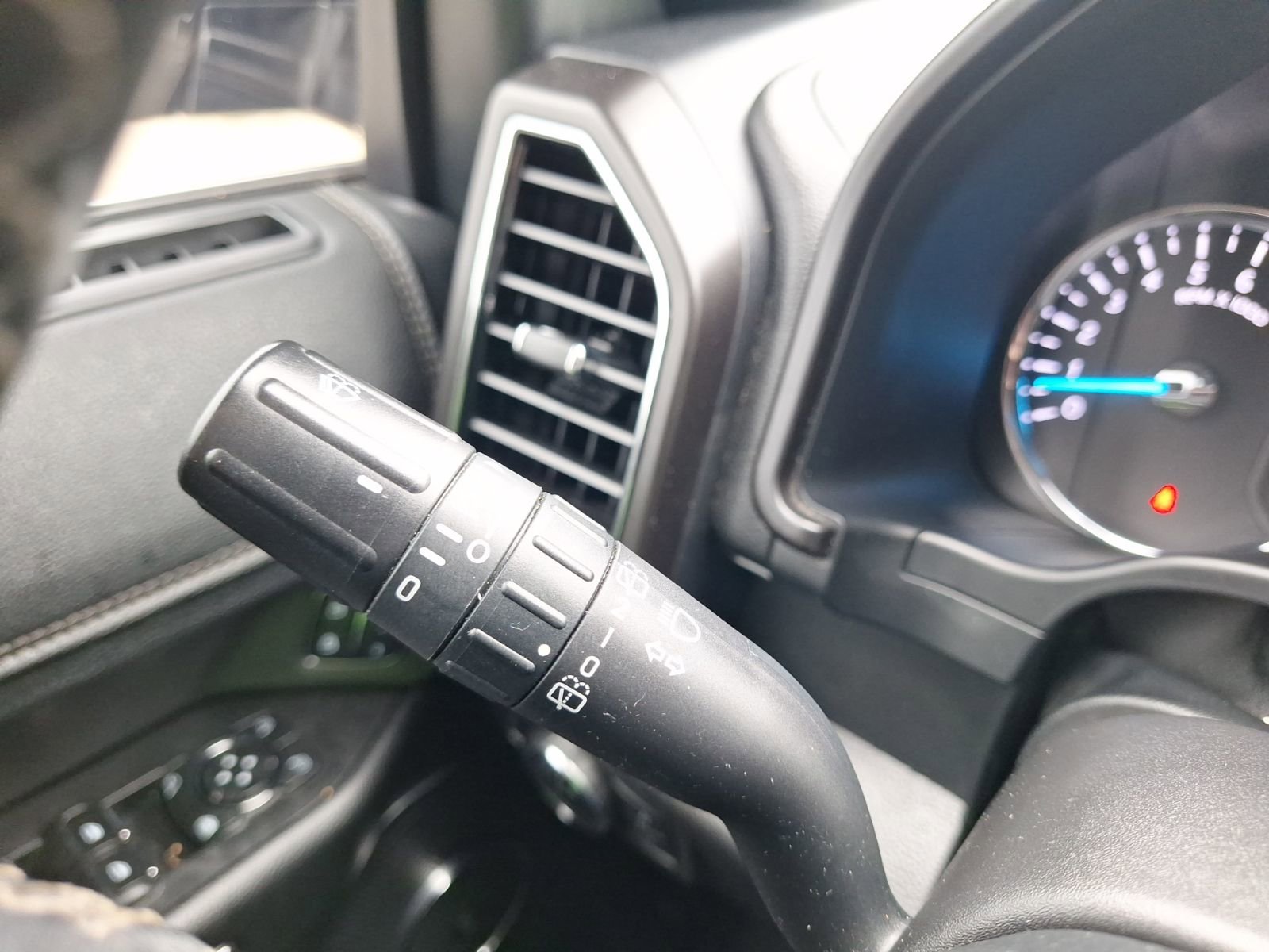 Used 2020 Ford Expedition Limited w/ Texas Edition Package AWD/4WD image 22