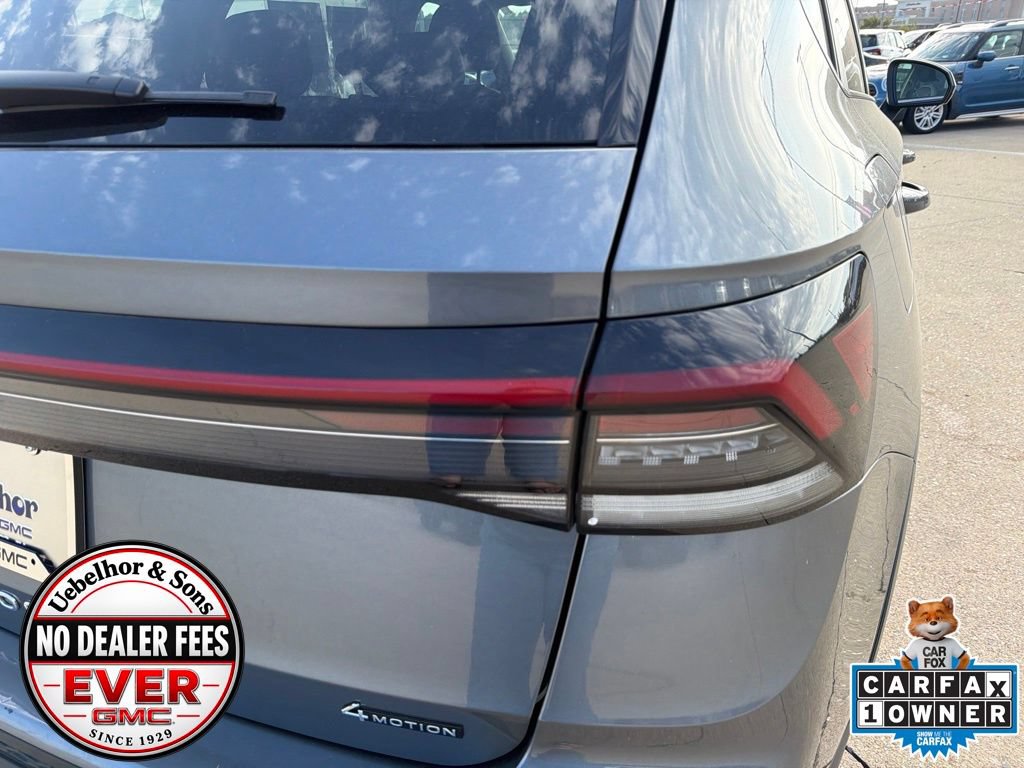 Used 2025 Volkswagen Taos SE AWD/4WD image 8