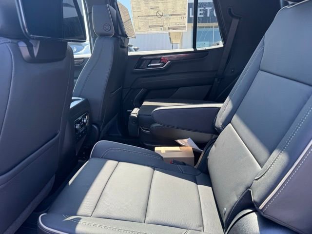 New 2026 GMC Yukon Elevation w/ Elevation Premium Package AWD/4WD image 16