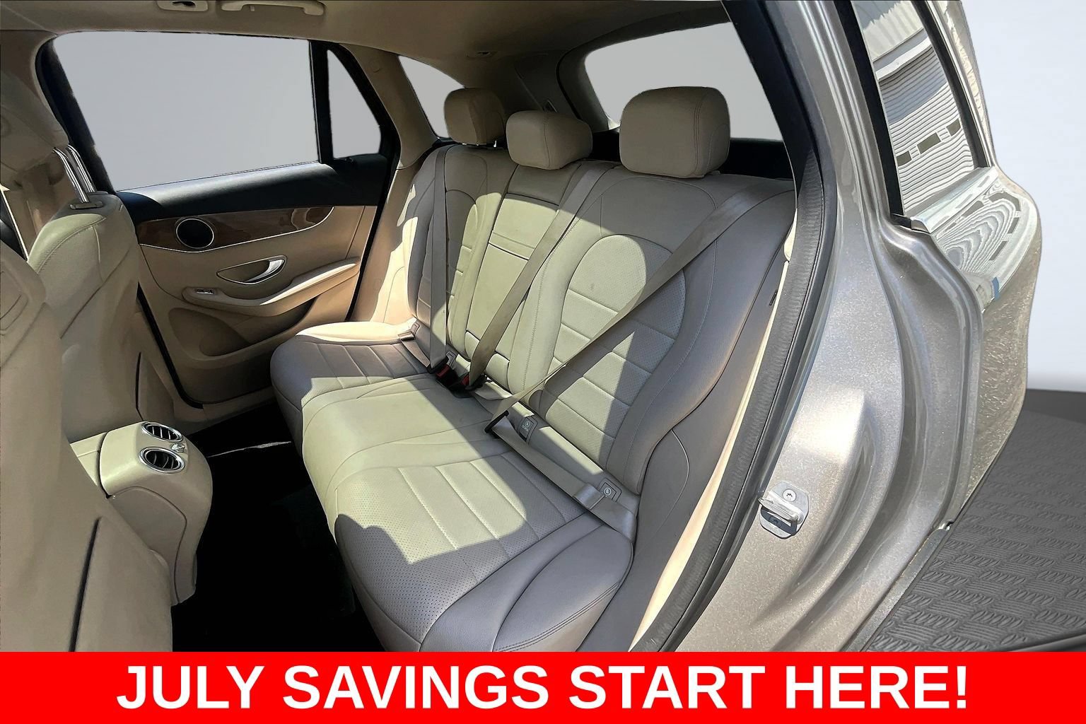 Used 2019 Mercedes-Benz GLC 300 4MATIC w/ Premium Package image 28