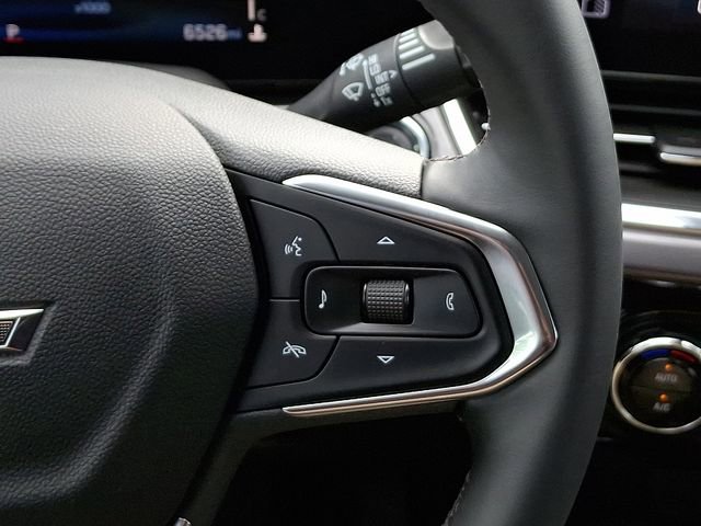 Used 2025 Chevrolet Trax ACTIV w/ Driver Confidence Package FWD image 23