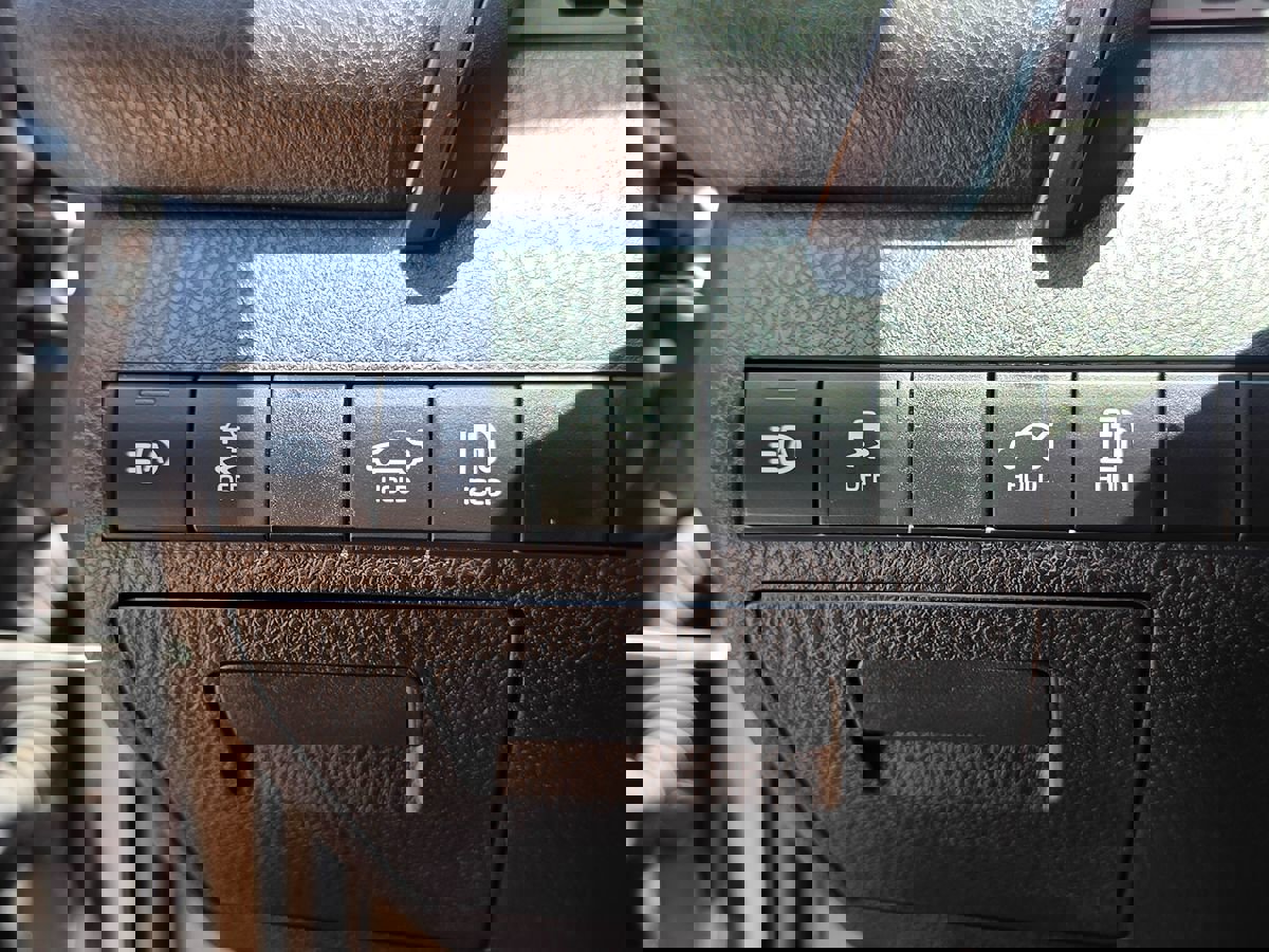 Used 2020 Toyota Camry XSE image 43