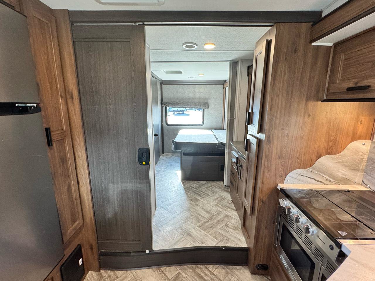 Used 2021 Ford E-450 and Econoline 450 Super Duty w/ Motorhome Prep Package RWD image 25