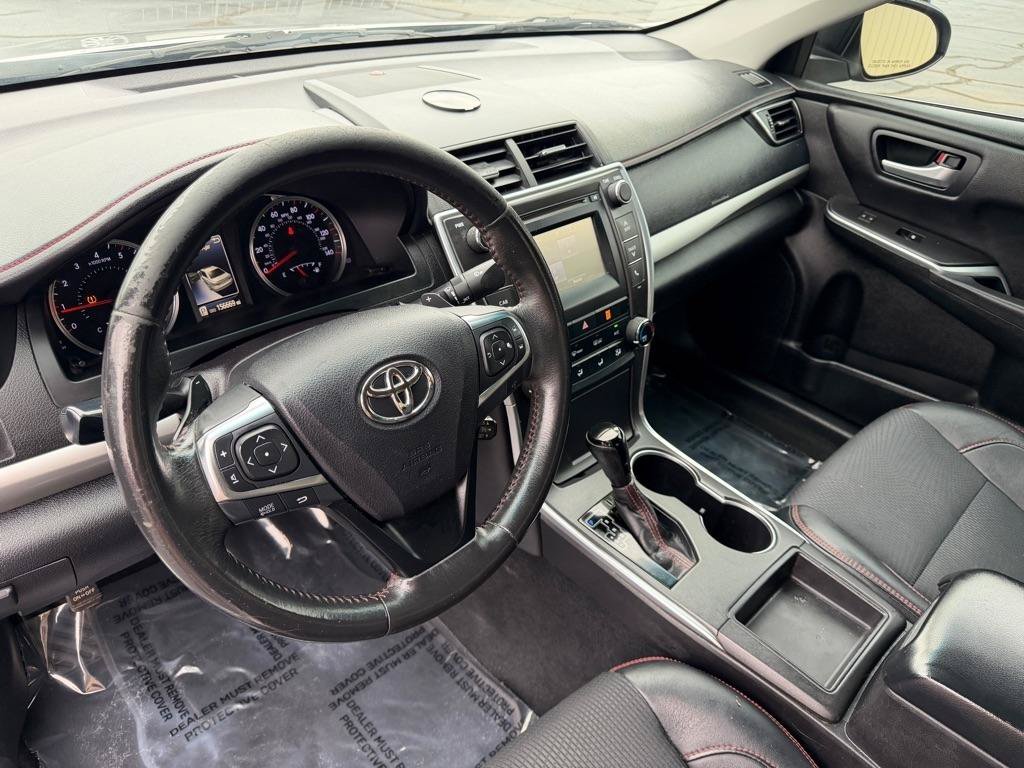 Used 2017 Toyota Camry SE FWD image 29