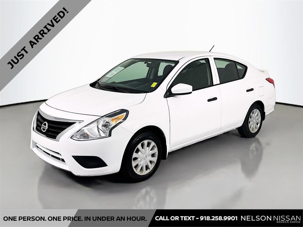 Used 2017 Nissan Versa S Plus FWD image 1