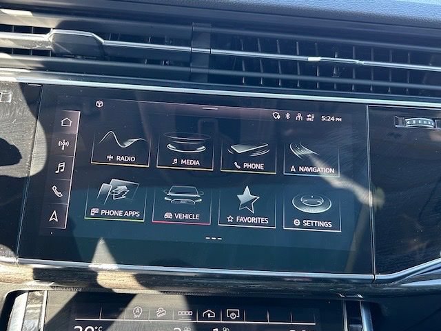Used 2021 Audi Q8 Premium Plus AWD/4WD image 26
