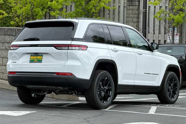 New 2026 Jeep Grand Cherokee Altitude AWD/4WD image 4