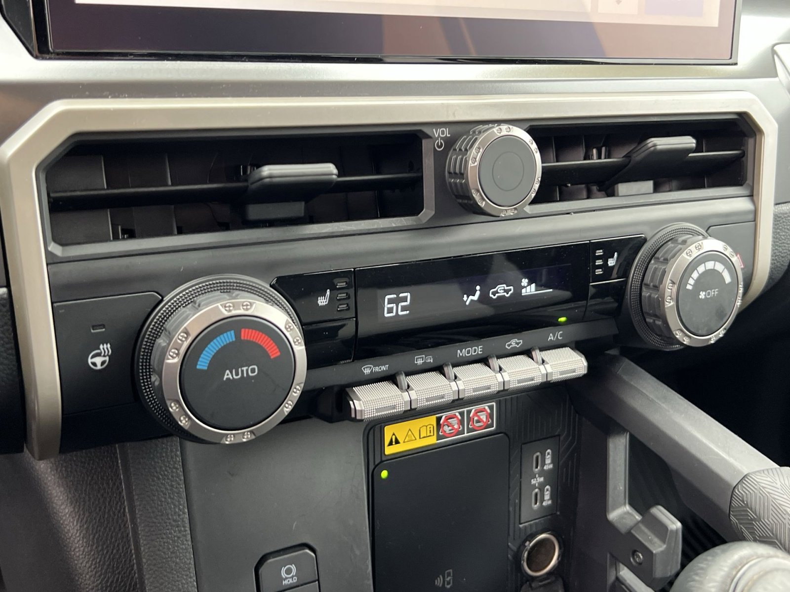 Used 2024 Toyota Tacoma TRD Off-Road w/ TRD Off Road Upgrade Package image 18