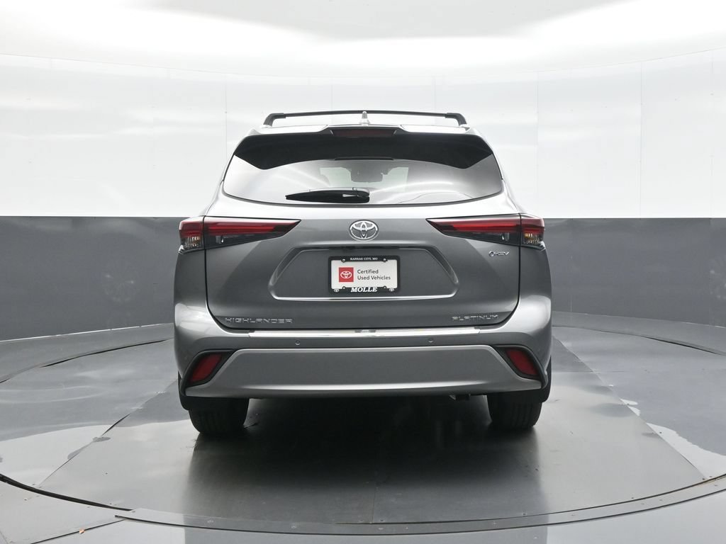 Certified 2026 Toyota Highlander Platinum AWD/4WD image 6