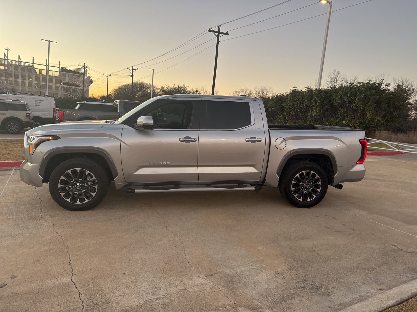 Used 2022 Toyota Tundra Limited image 2