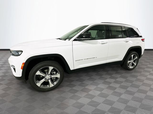 New 2025 Jeep Grand Cherokee Limited w/ Luxury Tech Group II image 23