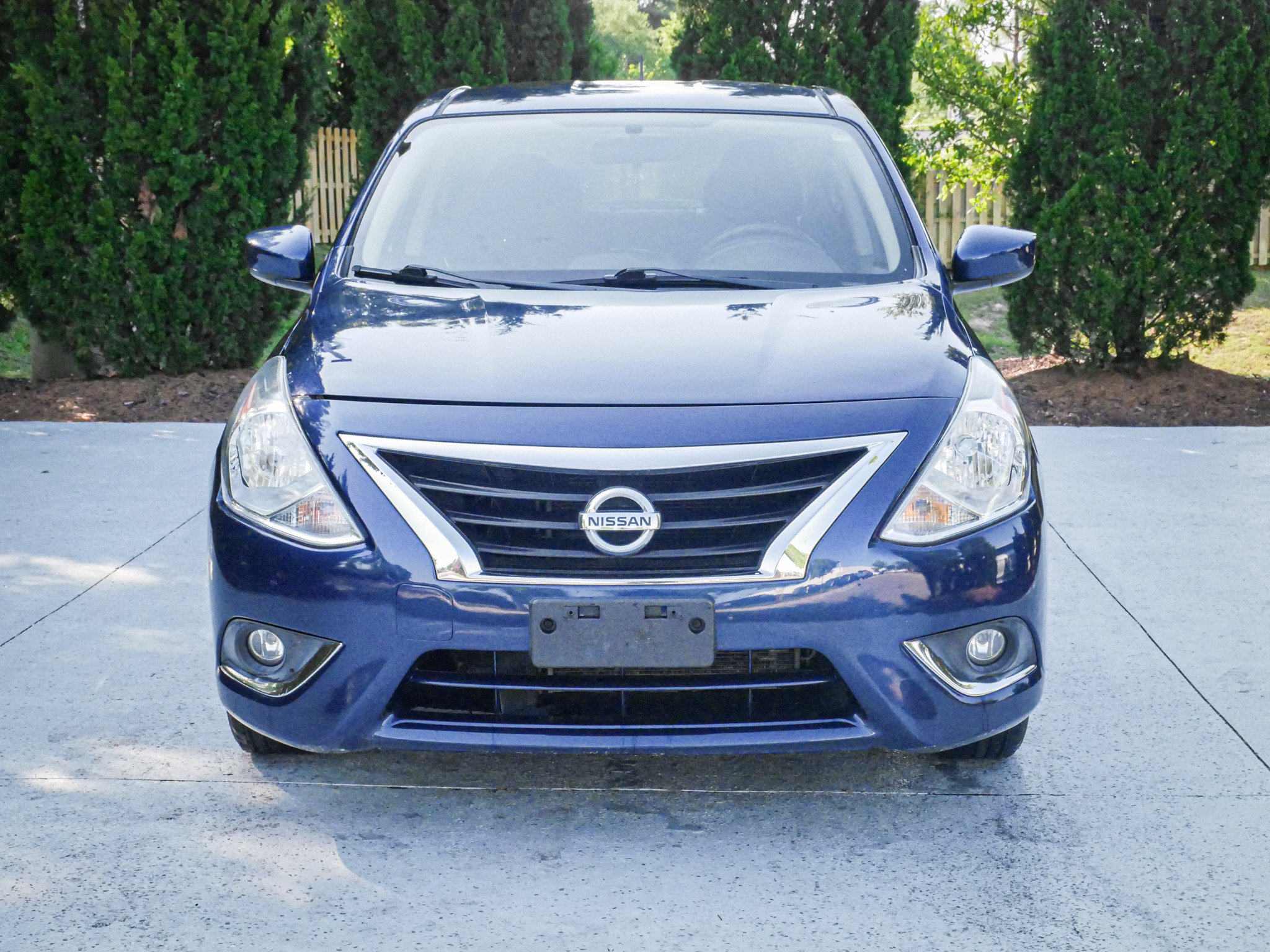 Used 2019 Nissan Versa SV w/ SV Special Edition Package FWD image 3