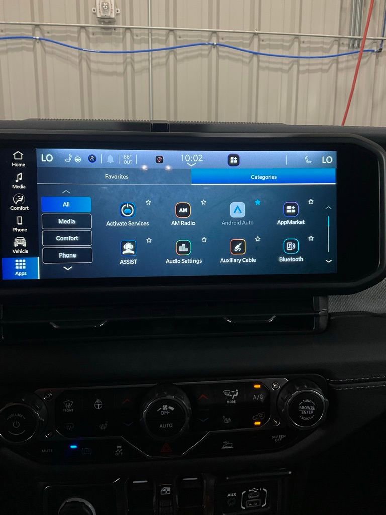 Used 2025 Jeep Wrangler Unlimited Sahara image 17