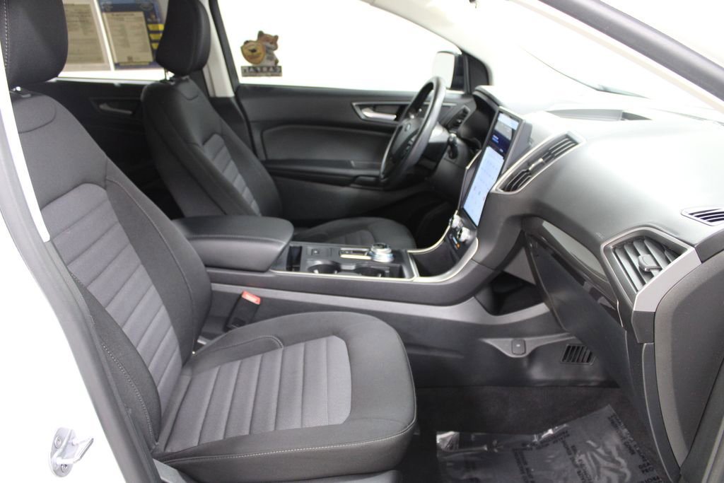 Used 2022 Ford Edge SE w/ Black Appearance Package image 24