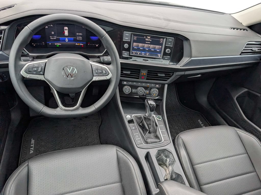 Used 2022 Volkswagen Jetta SE FWD image 17