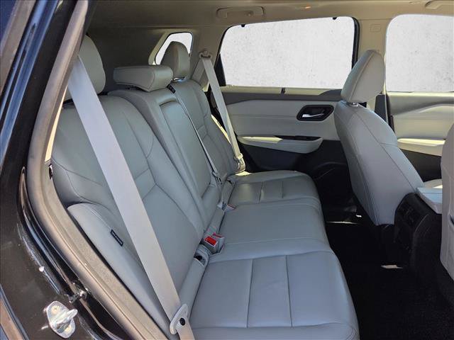 Used 2023 Nissan Rogue SL w/ SL Premium Package FWD image 18