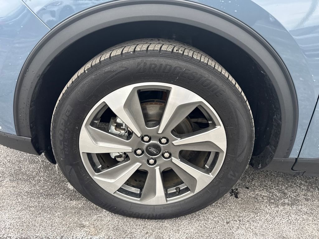 Used 2025 Ford Escape Platinum image 21