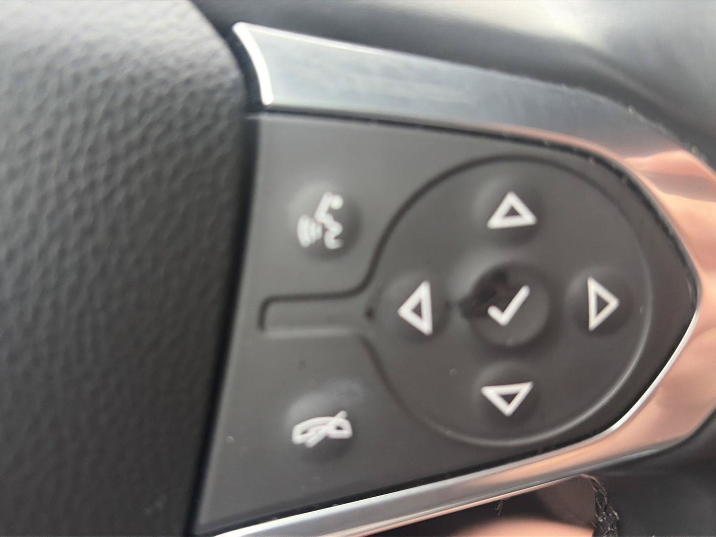 Used 2023 Chevrolet Traverse LT AWD/4WD image 13