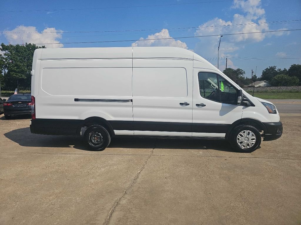 Used 2023 Ford E-Transit 148 High Roof Extended image 5