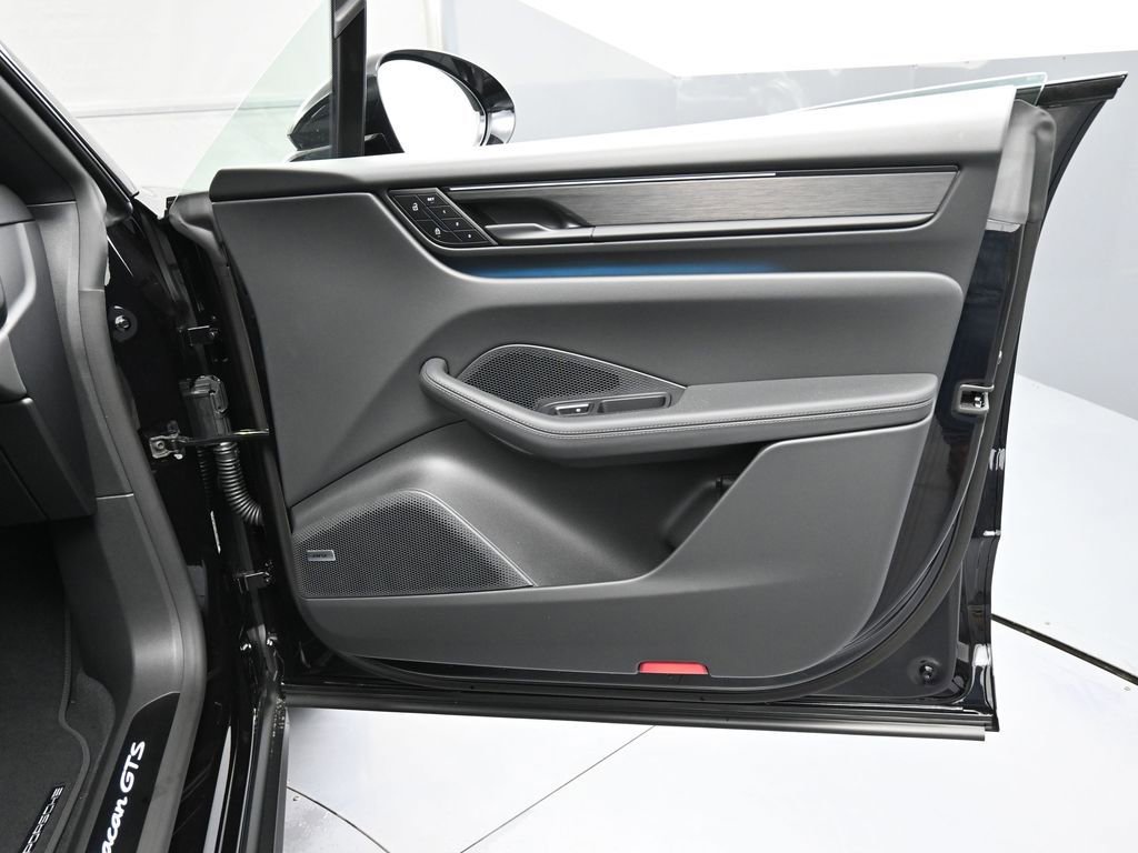 New 2026 Porsche Macan GTS Electric AWD/4WD image 30