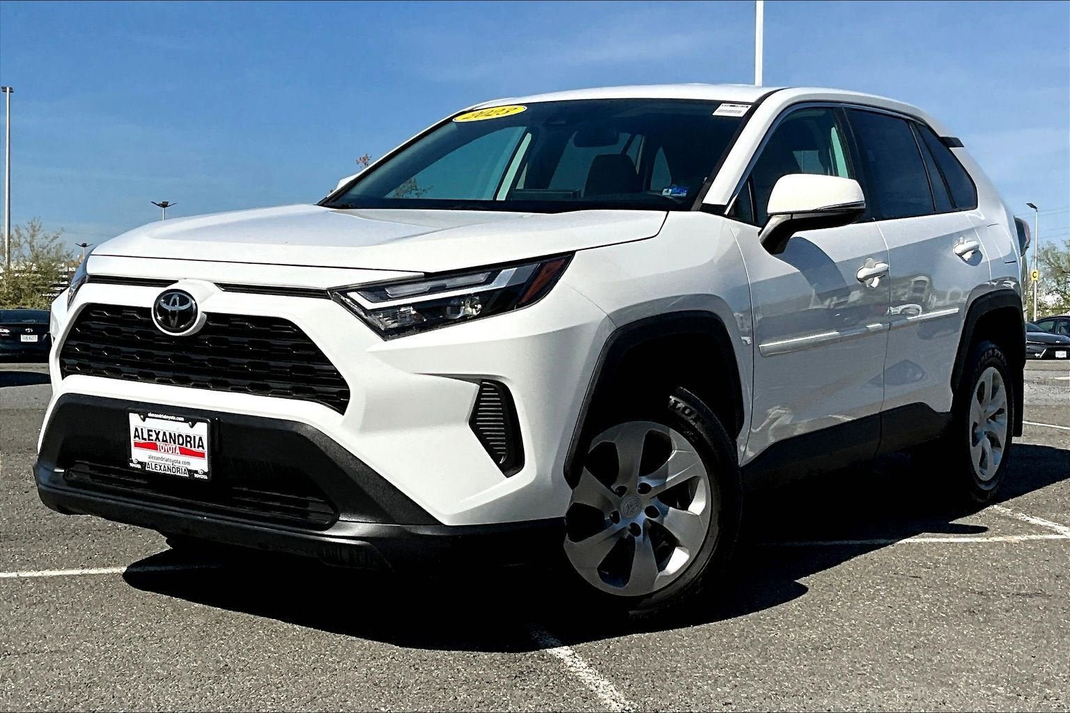 Used 2023 Toyota RAV4 LE AWD/4WD image 1