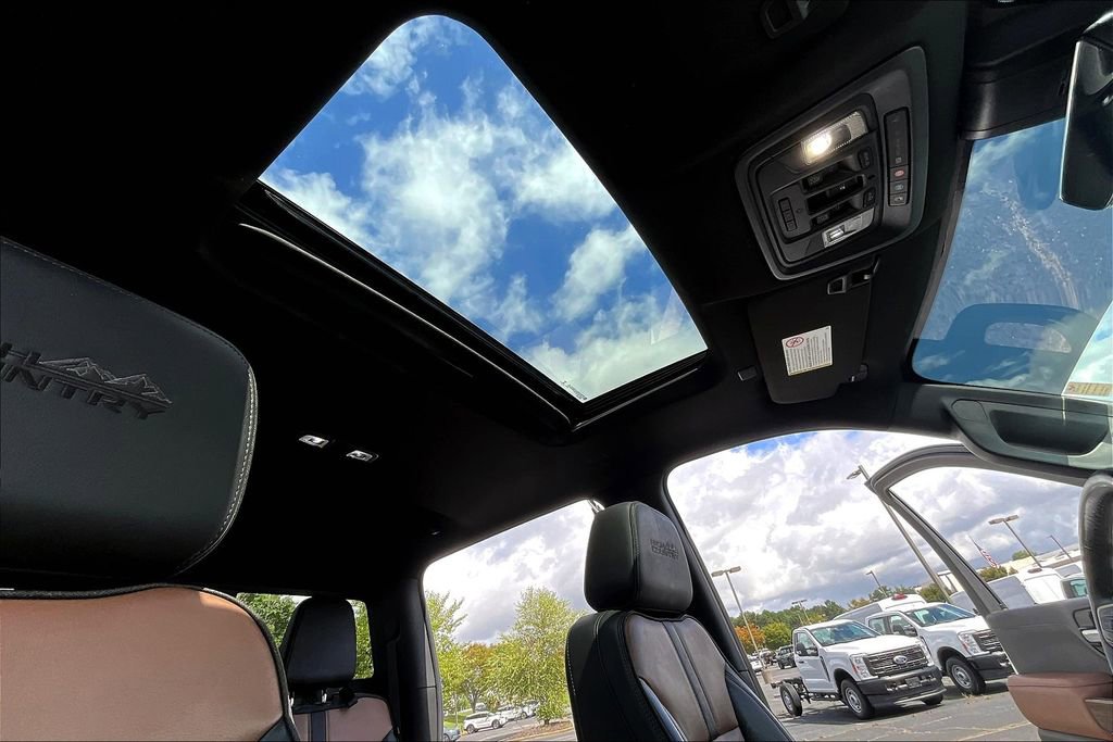 Used 2022 Chevrolet Silverado 2500 High Country image 22